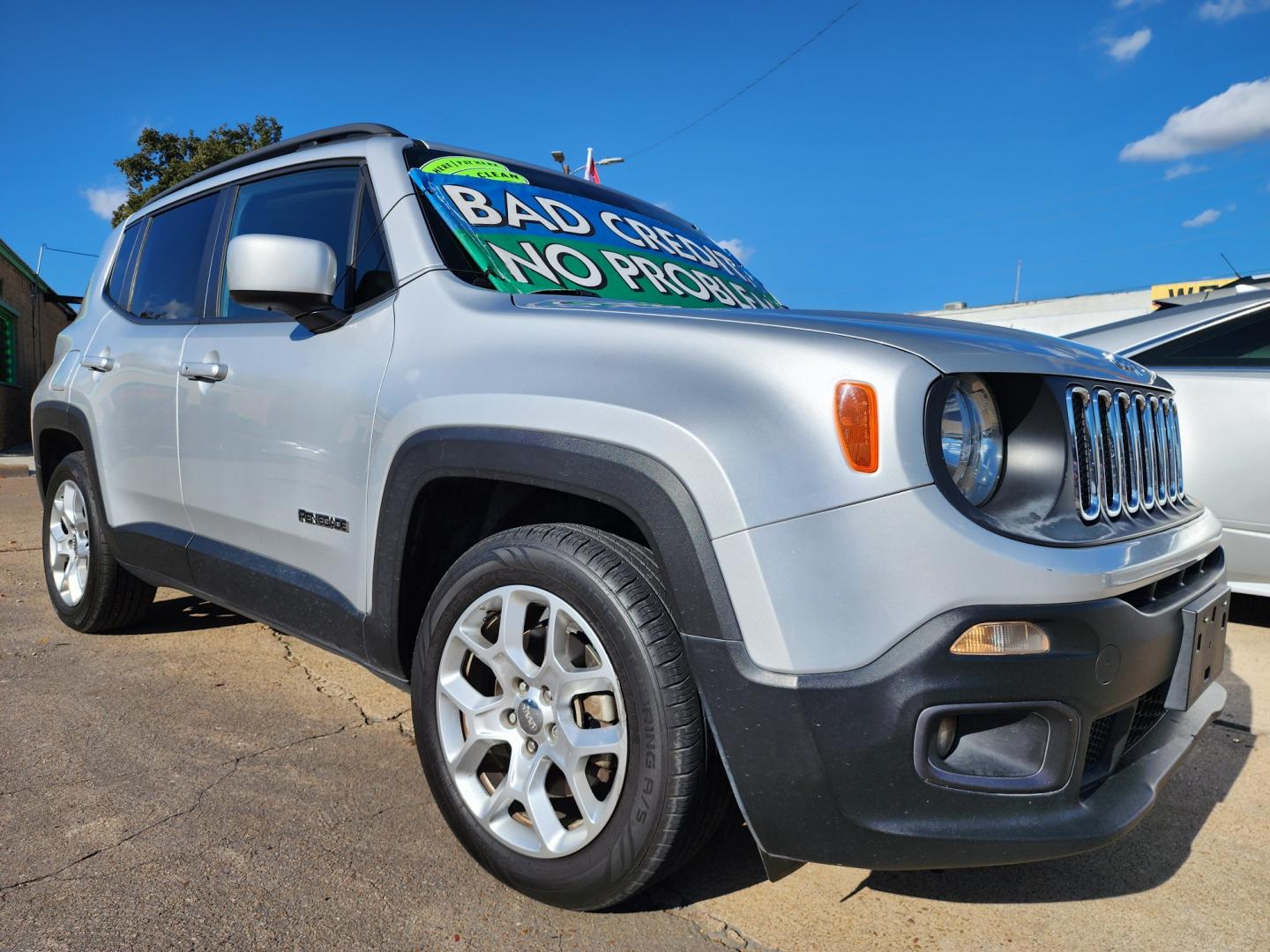 2016 SILVER Jeep Renegade Latitude (ZACCJABT4GP) with an 2.4L L4 DOHC 16V engine, AUTO transmission, located at 2660 S.Garland Avenue, Garland, TX, 75041, (469) 298-3118, 32.885551, -96.655602 - Photo#1